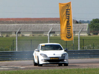 contisportcontact 5p megane rs pilote contisportcontact 5p megane rs pilote