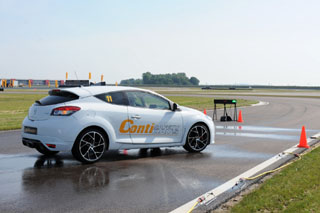 contisportcontact 5p renault megane rs evitement contisportcontact 5p renault megane rs evitement